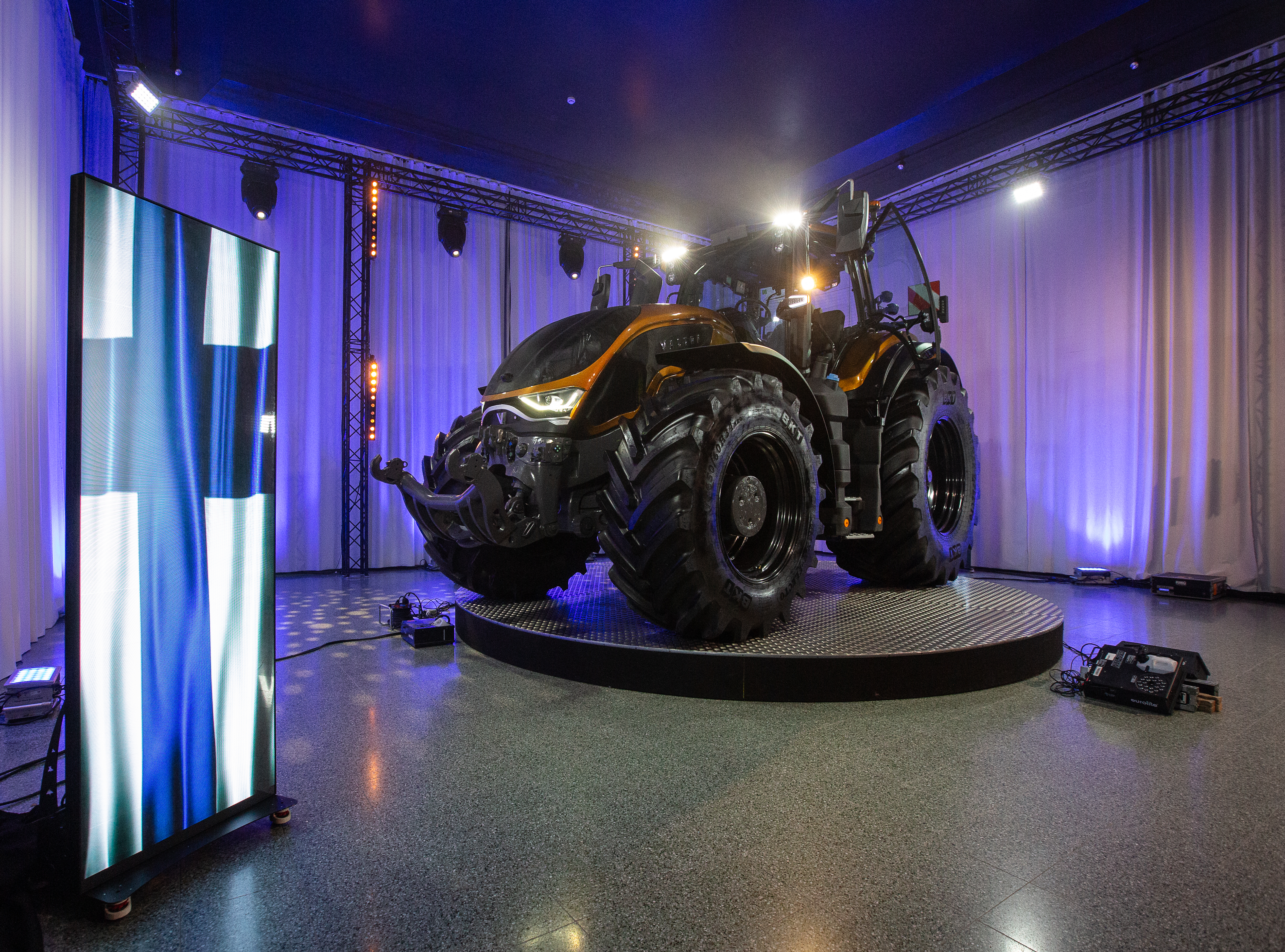 VALTRA випускає шосте покоління тракторів серії S