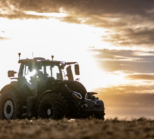 КОЛІСНІ ТРАКТОРИ VALTRA СЕРІЇ Q