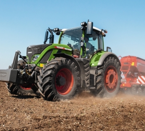 Колісний трактор Fendt 700 Vario